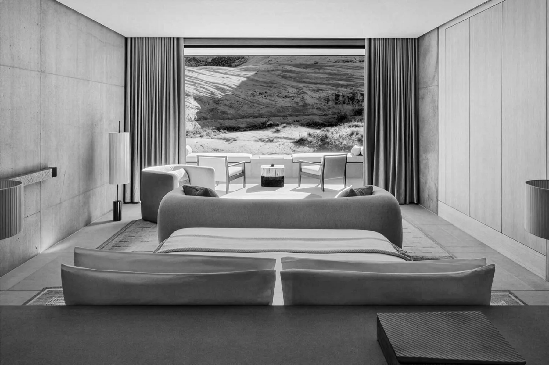 Amangiri bedroom dressed with Beltrami linen overlooking the Utah landscape