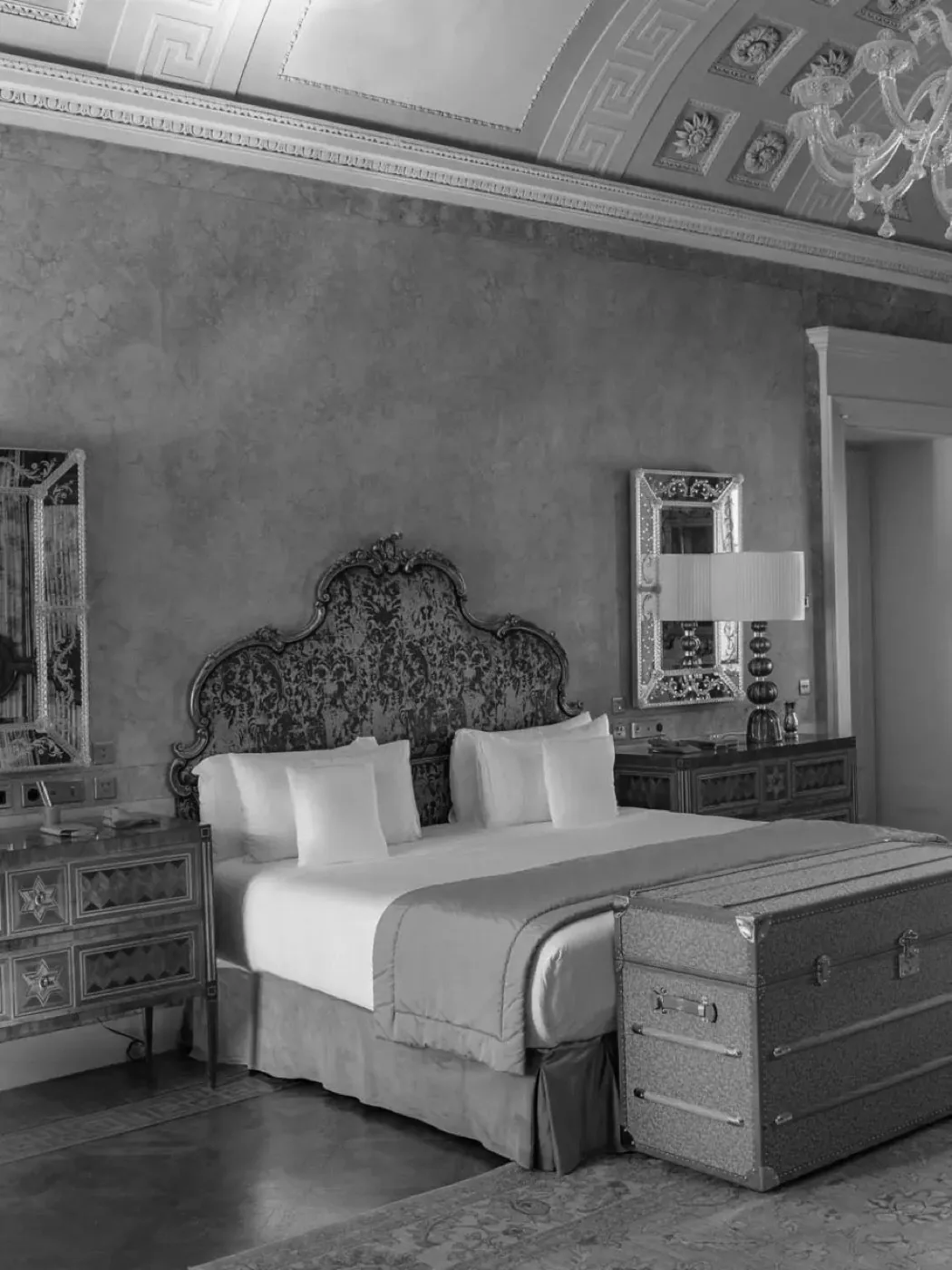 Villa Passalacqua bedroom dressed with white Beltrami bed linen