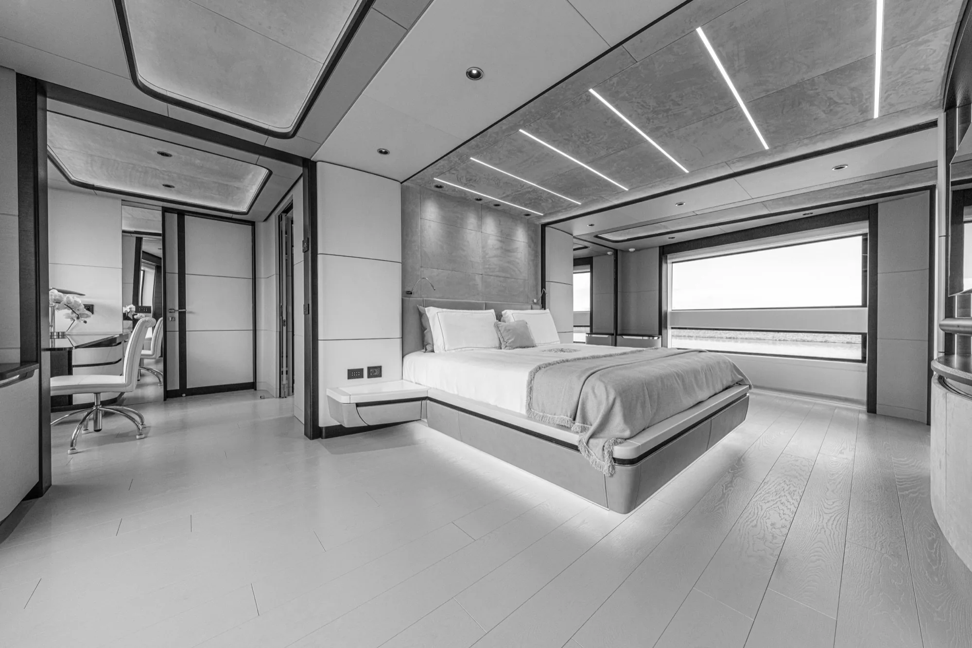 Beltrami bed linen fitted to a yacht cabin berth