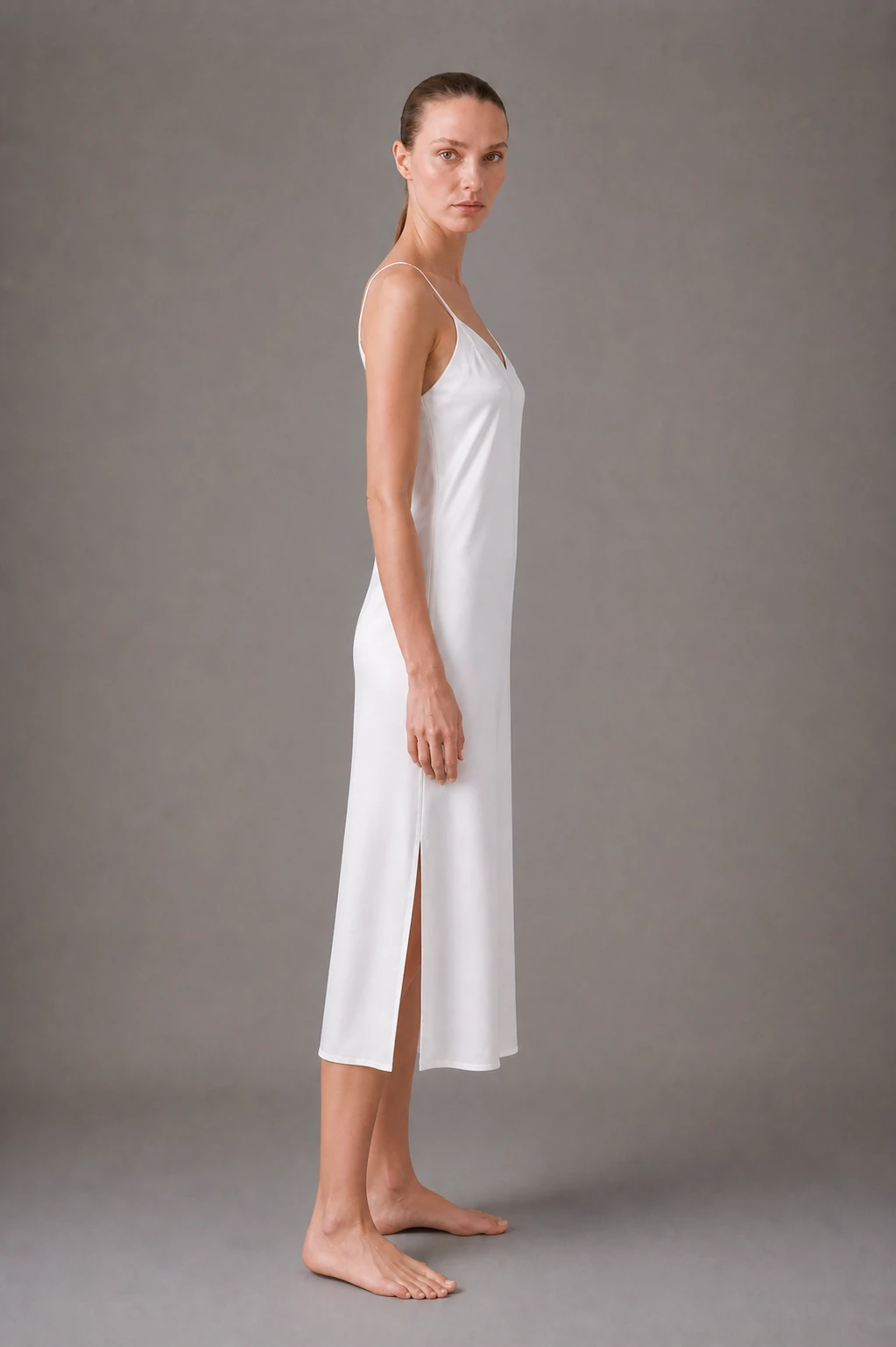 Timeless long nightgown in white satin, side view