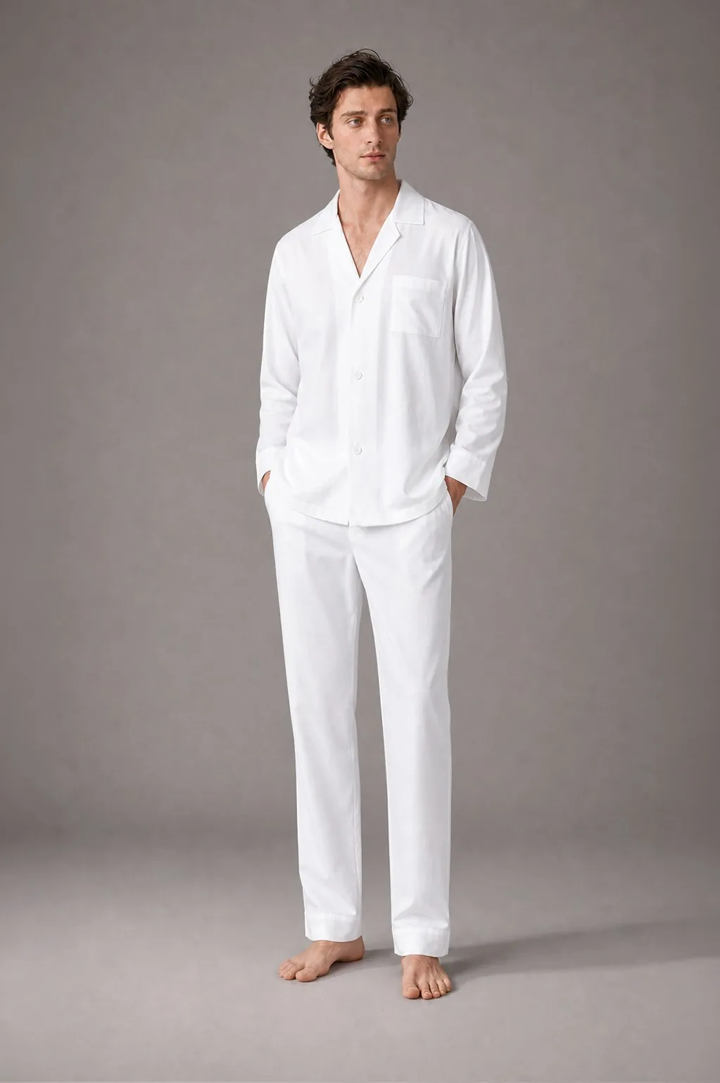 Timeless men's pyjama in white satin
