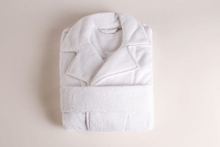 Bathrobe with notched collar