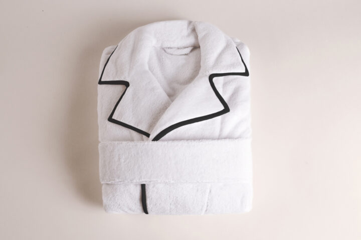 Bathrobe with notched collar